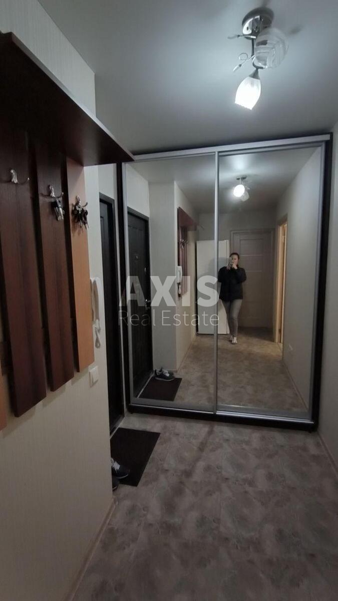 1k apartment vul. Kashtanova 114