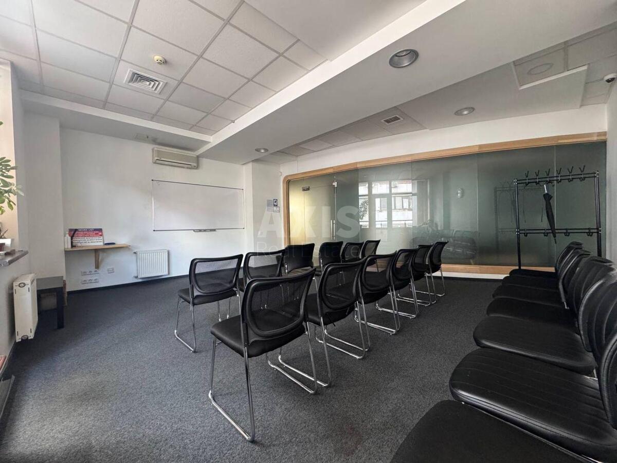 Office pr-t Peremogy 26, 468m20