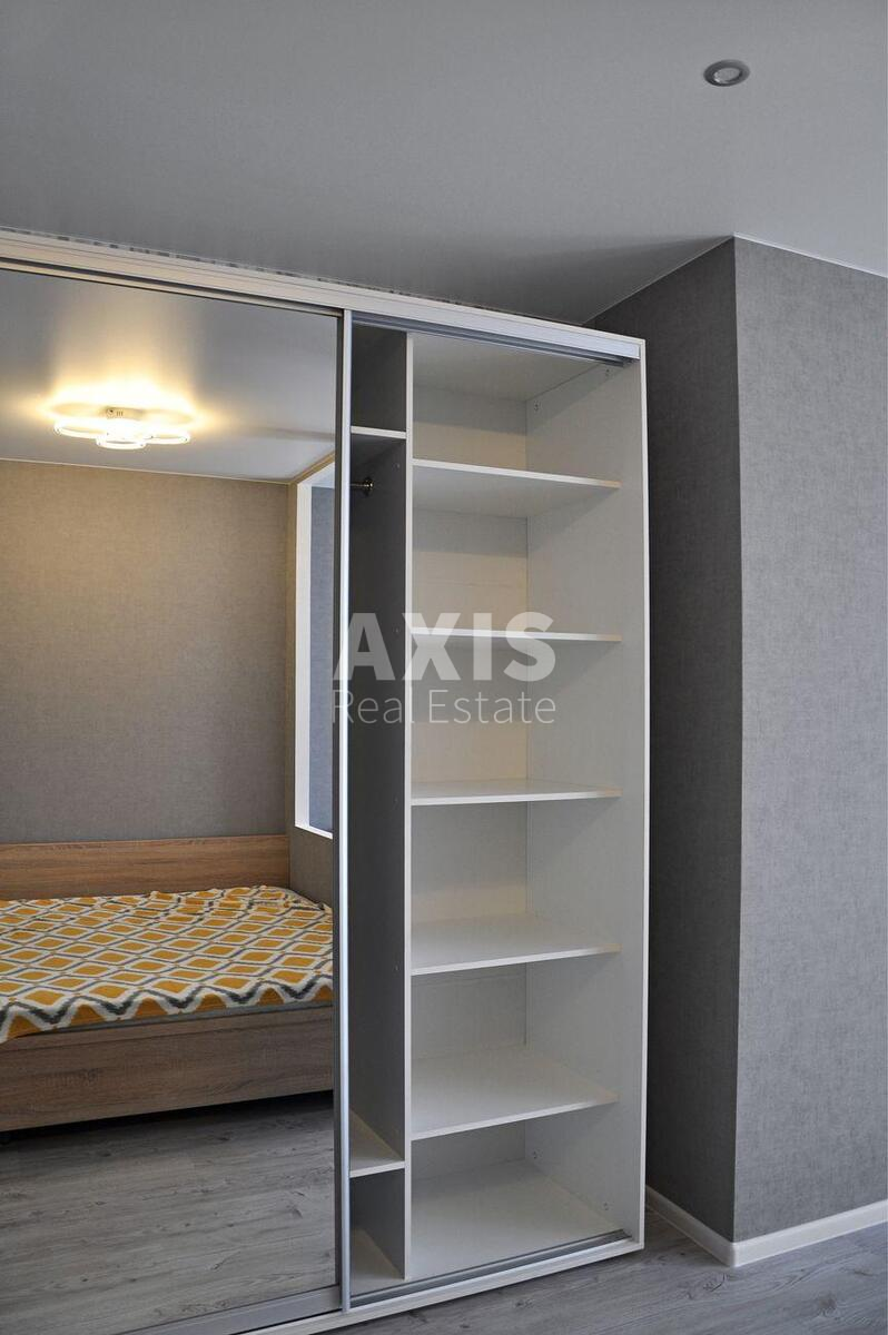 1k apartment pr-t Vidradnyj 2481133