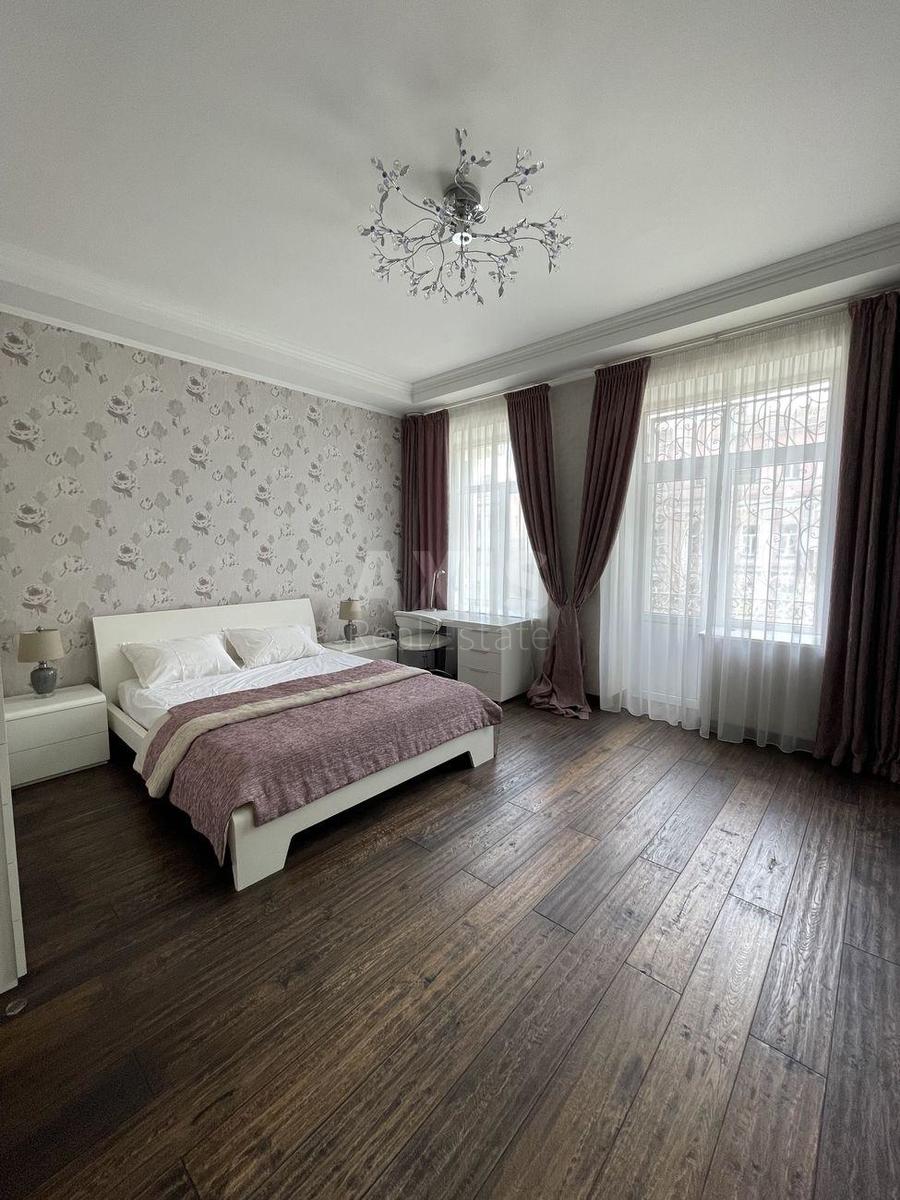 1k apartment vul. Volodymyrs'ka 839