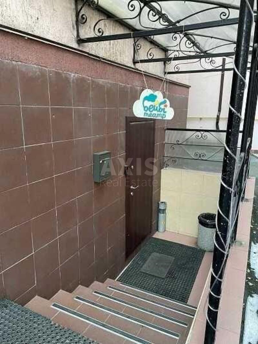 Office vul. Kyrylivs'ka 31В, 107m27