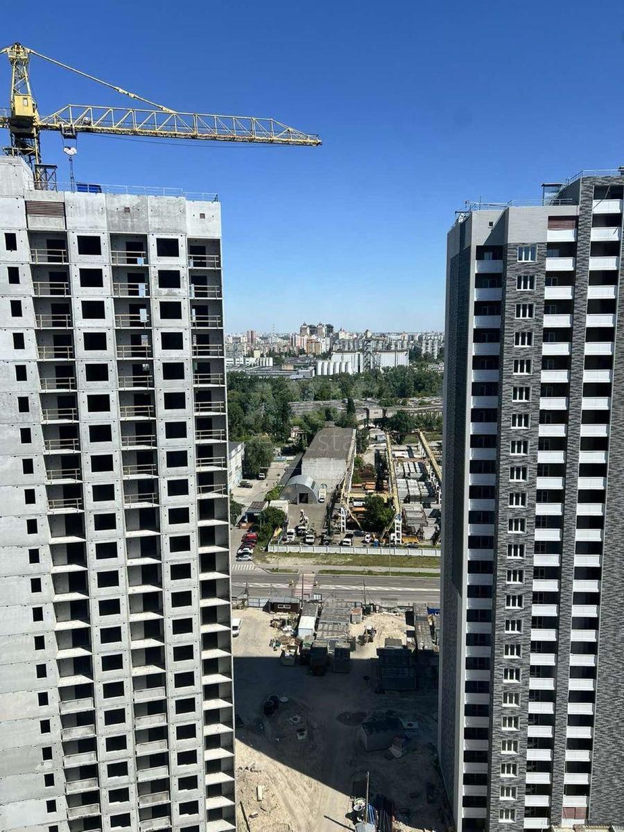 1k apartment vul. Berezhans'ka 15