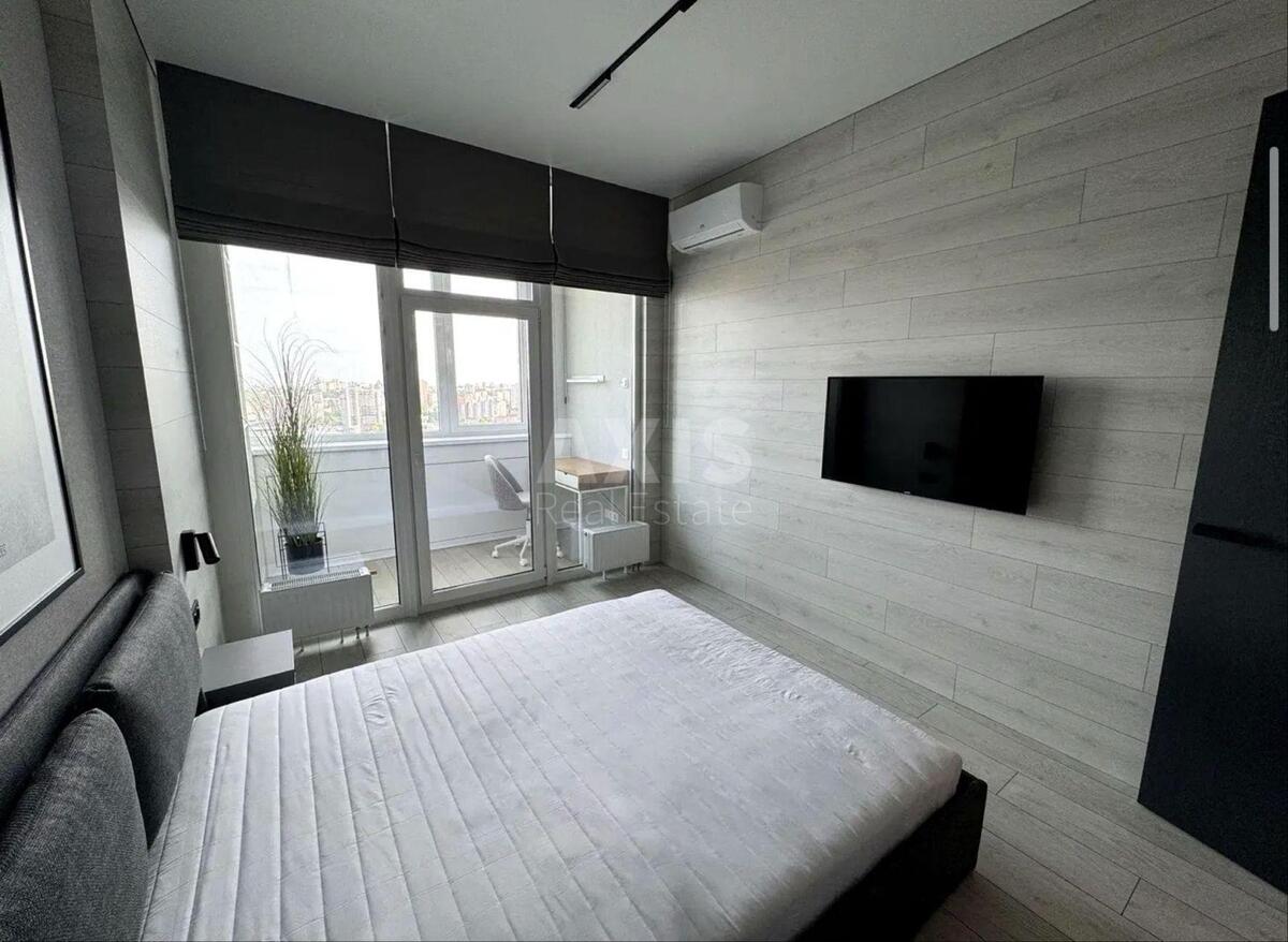 1k apartment pr-t Berestejskij 11623793