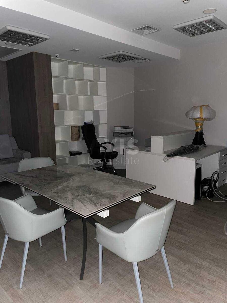Trade object bul. Lesi Ukrai'nky 7Б, 417m26