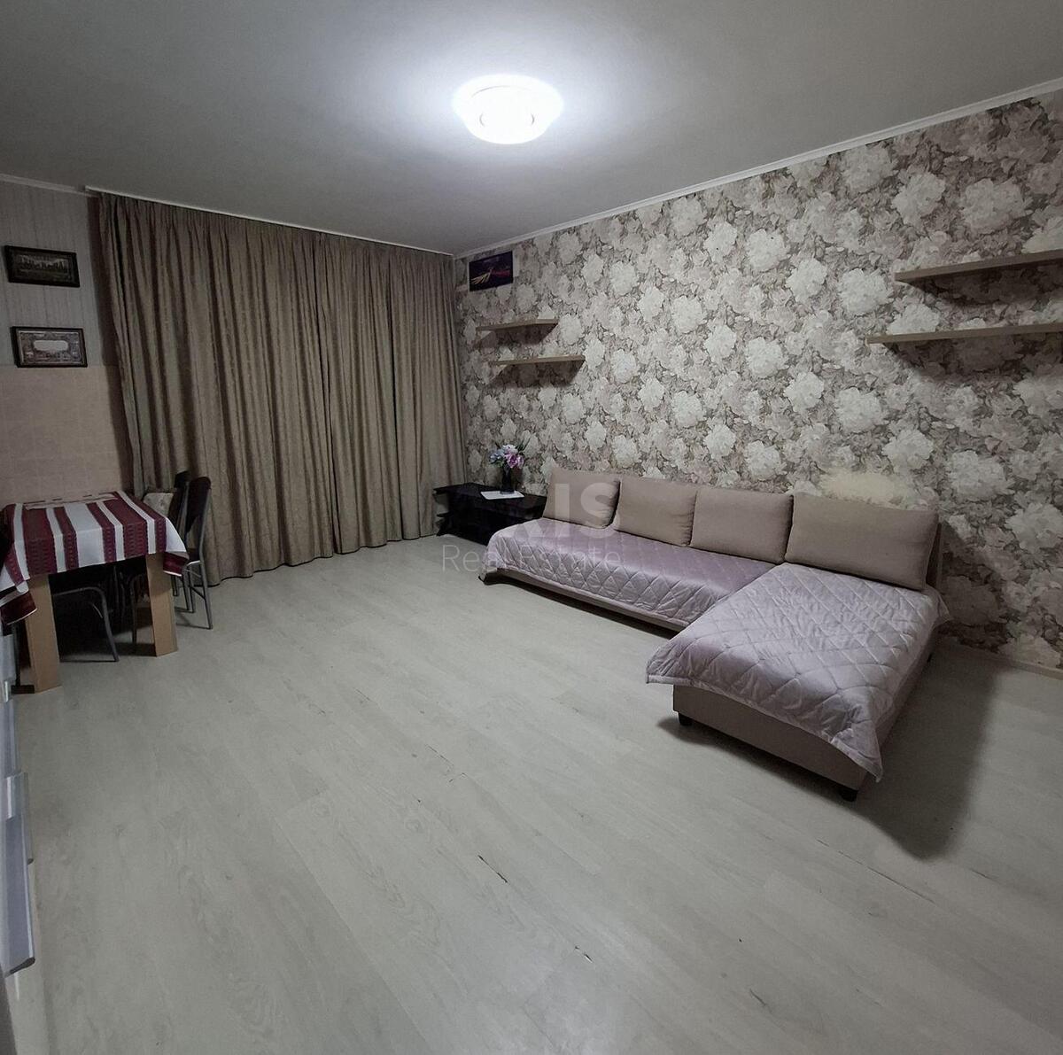 2k apartment pr-t Berestejskij 7619480