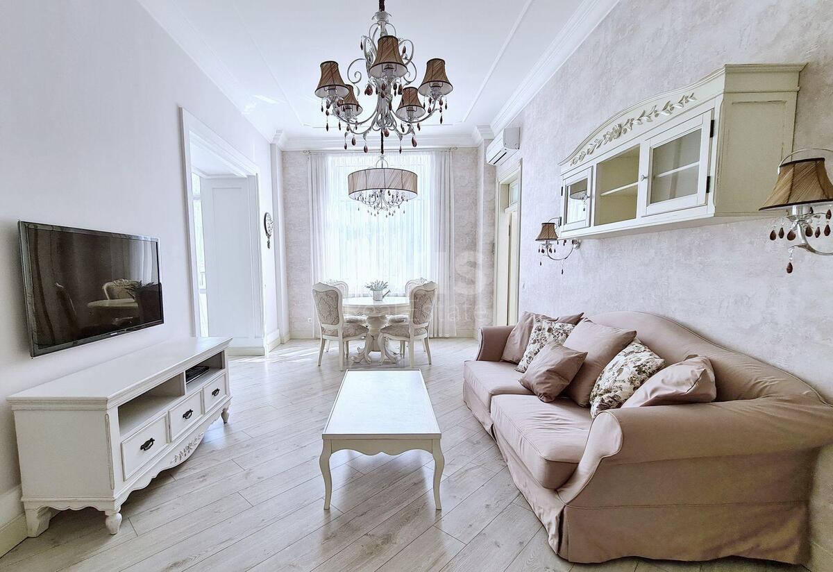 3k apartment vul. Kruglouniversytets'ka 6