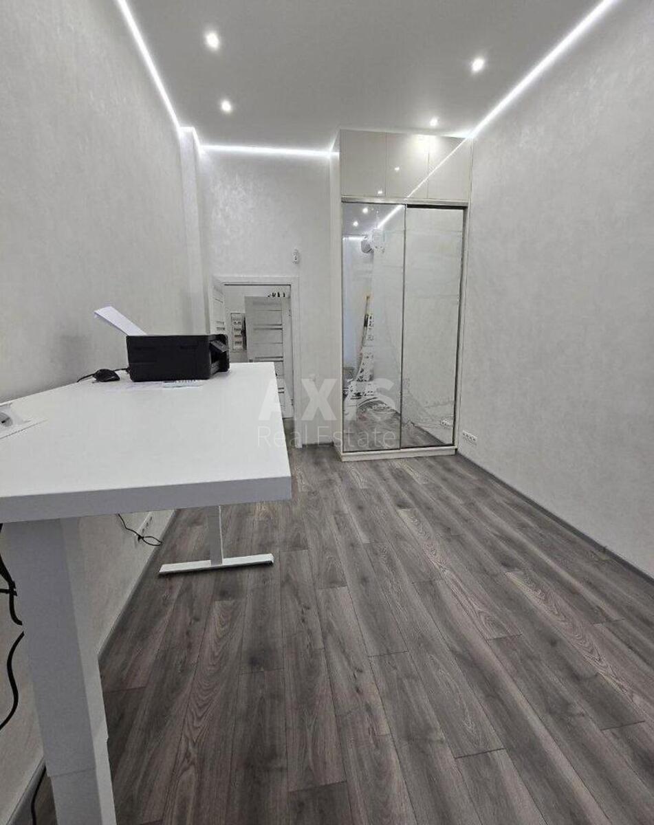 1k apartment vul. Oleksandra Olesja 10/2577553