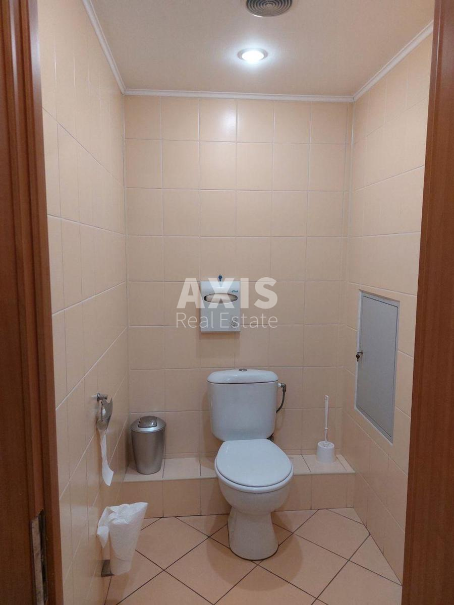 Office bul. Shevchenka Tarasa 33Б, 136m26