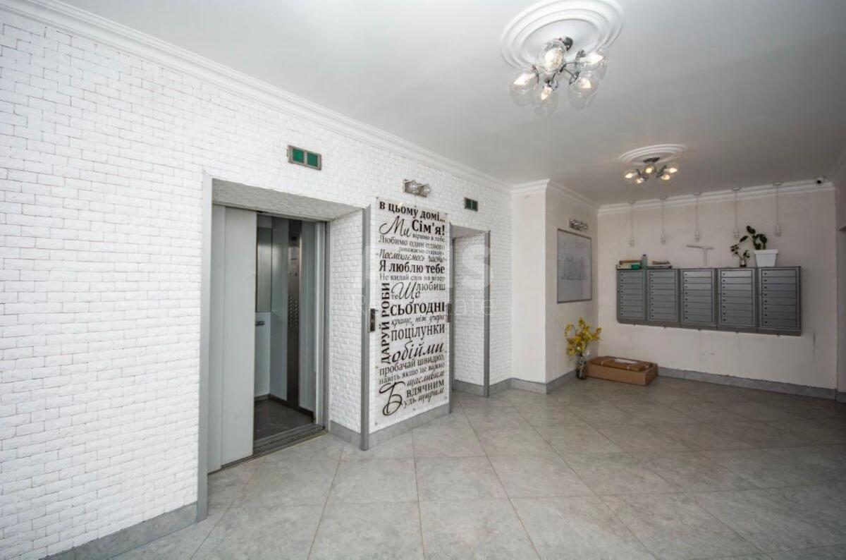 1k apartment vul. Volyns'ka 9А5890010
