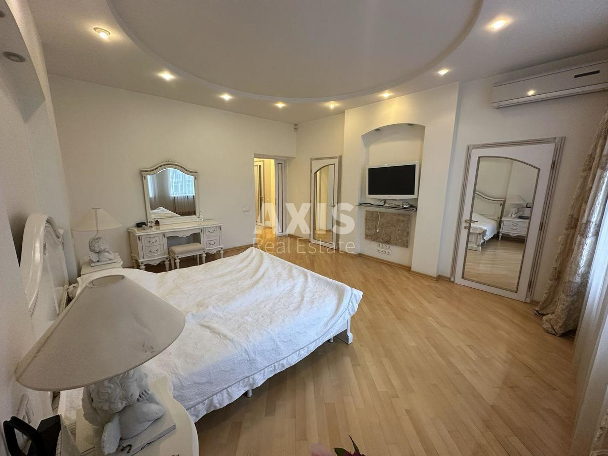 4k apartment vul. Shovkovychna 32/349