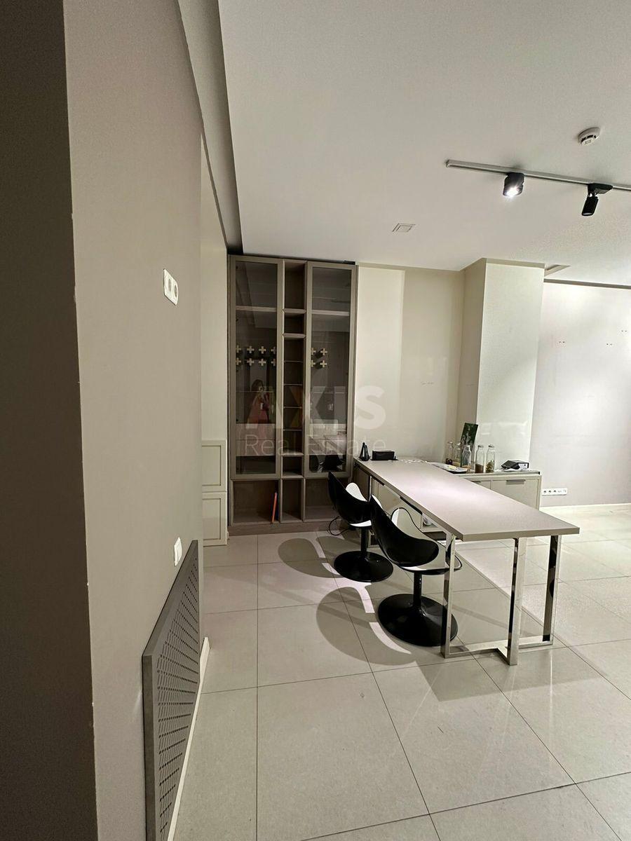 Office vul. Tymoshenka Marshala 21, 196m25