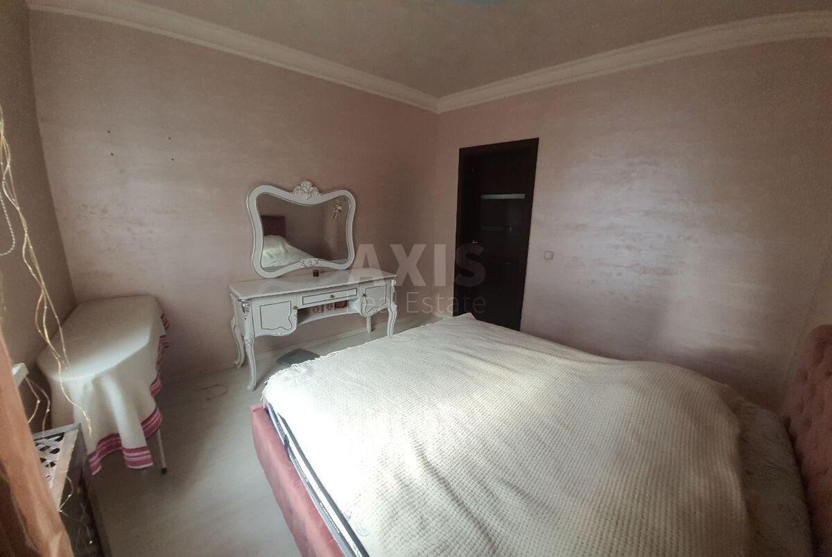 2k apartment vul. Ahmatovoi' Anny 16Г597223