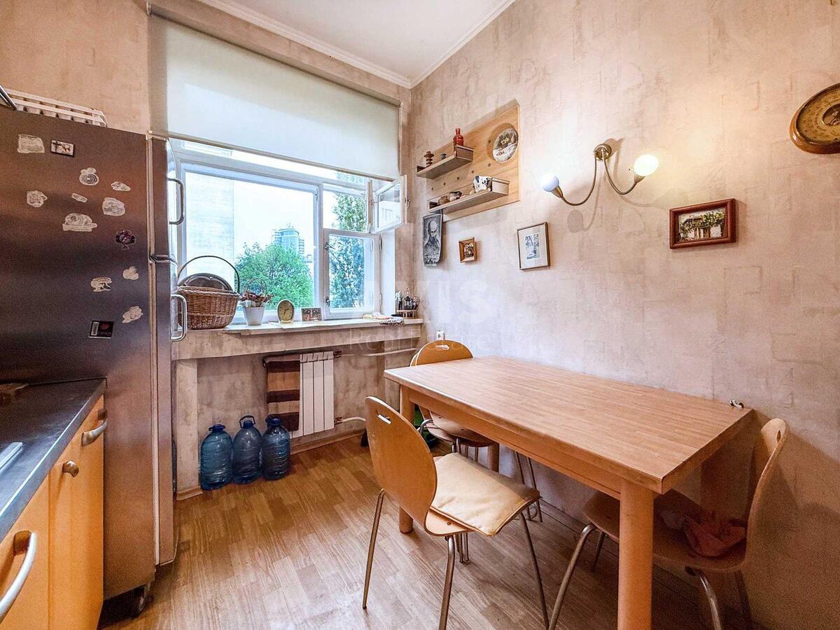 2k apartment vul. V'jacheslava Lypyns'kogo 31