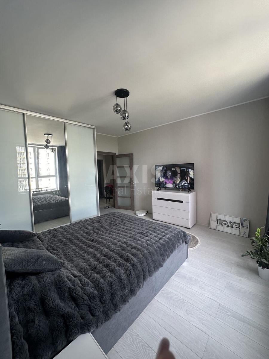 1k apartment vul. Grechka Marshala 10Б1