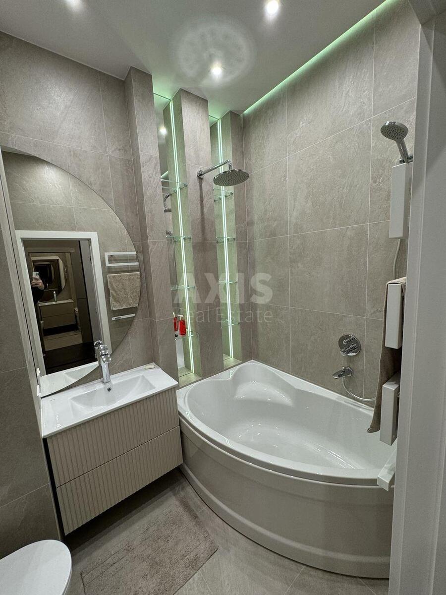 2k apartment vul. Hohlovyh Sim'i' 83