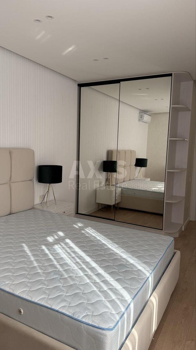 3k apartment nab. Dniprovs'ka 18606645