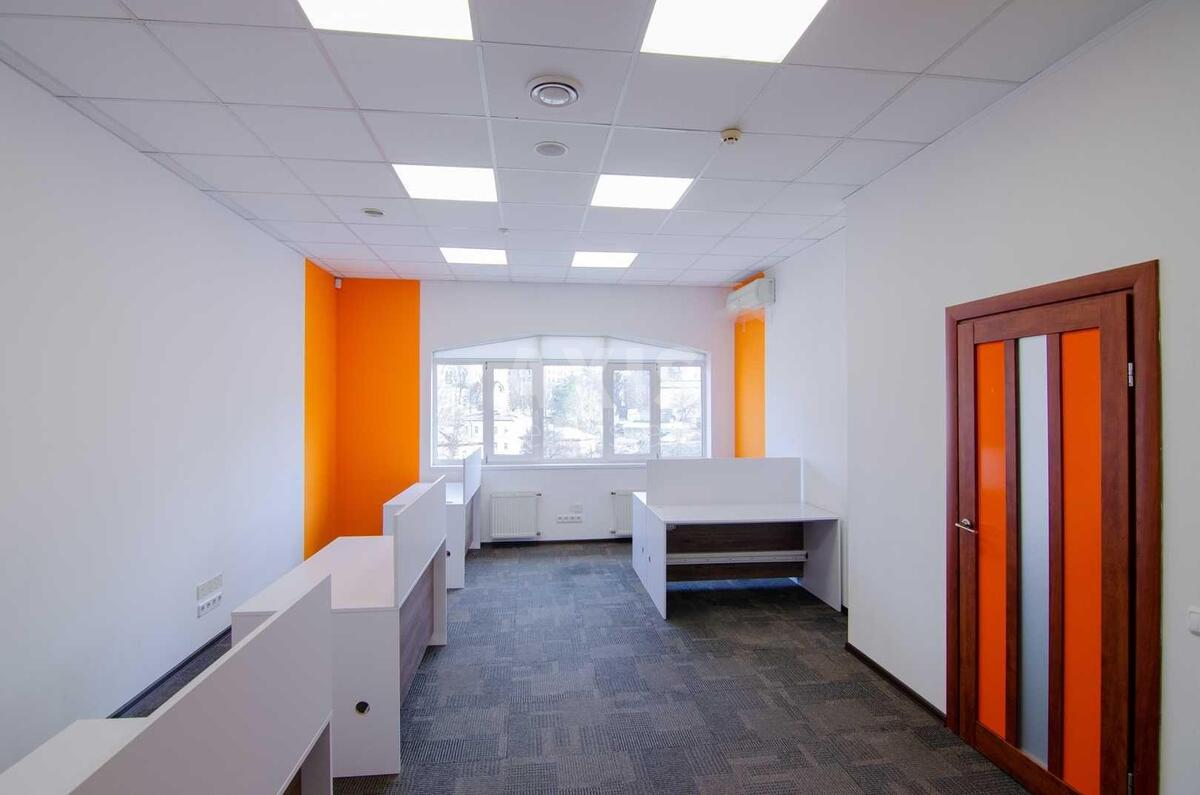 Office vul. Pymonenka Mykoly 13, 268m20