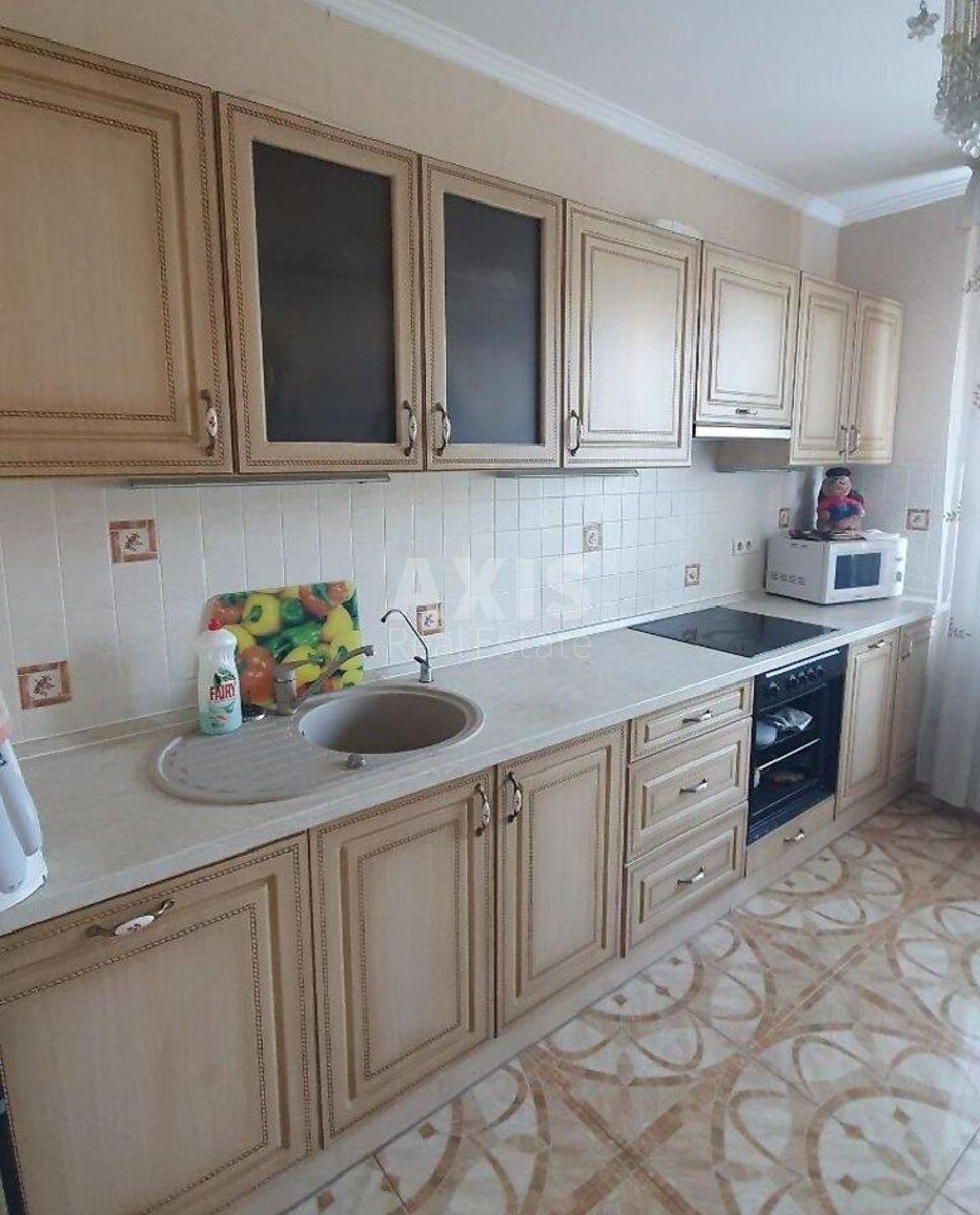 3k apartment vul. Turgenjevs'ka 52/585