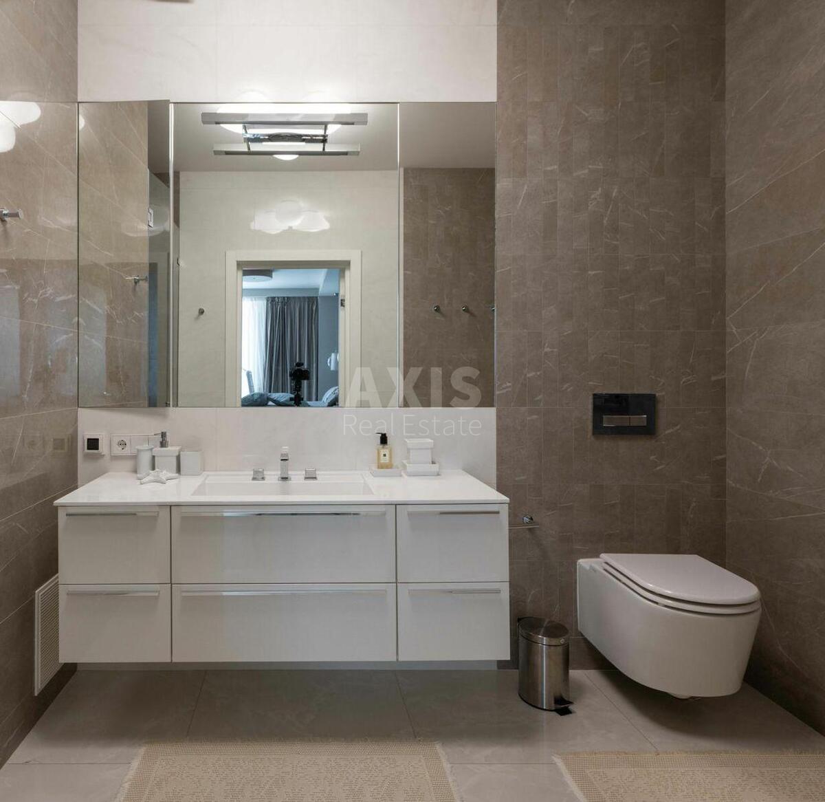 4k apartment vul. Zvirynec'ka 593