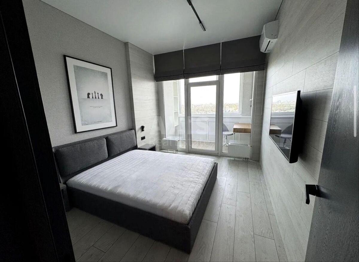 1k apartment pr-t Berestejskij 11623794