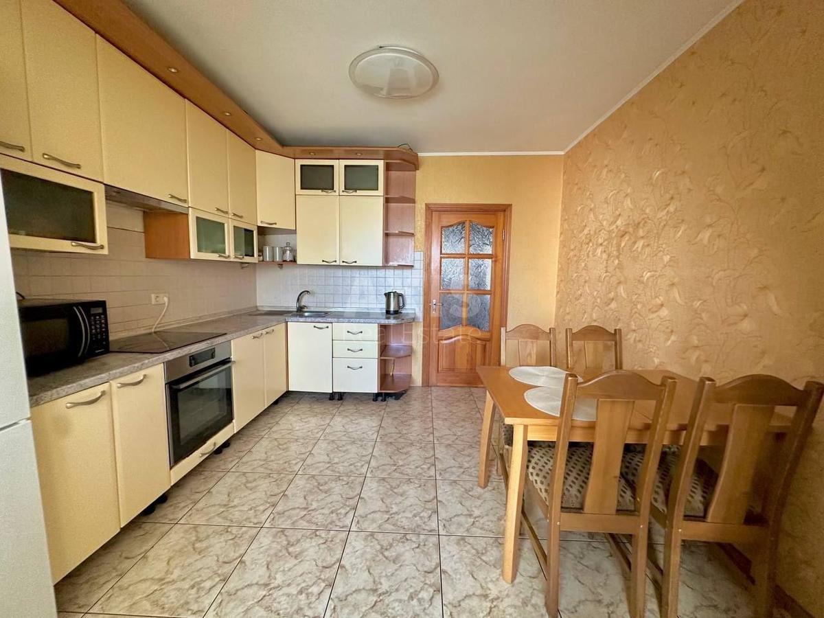 3k apartment vul. Vyshnjakivs'ka 13Б0