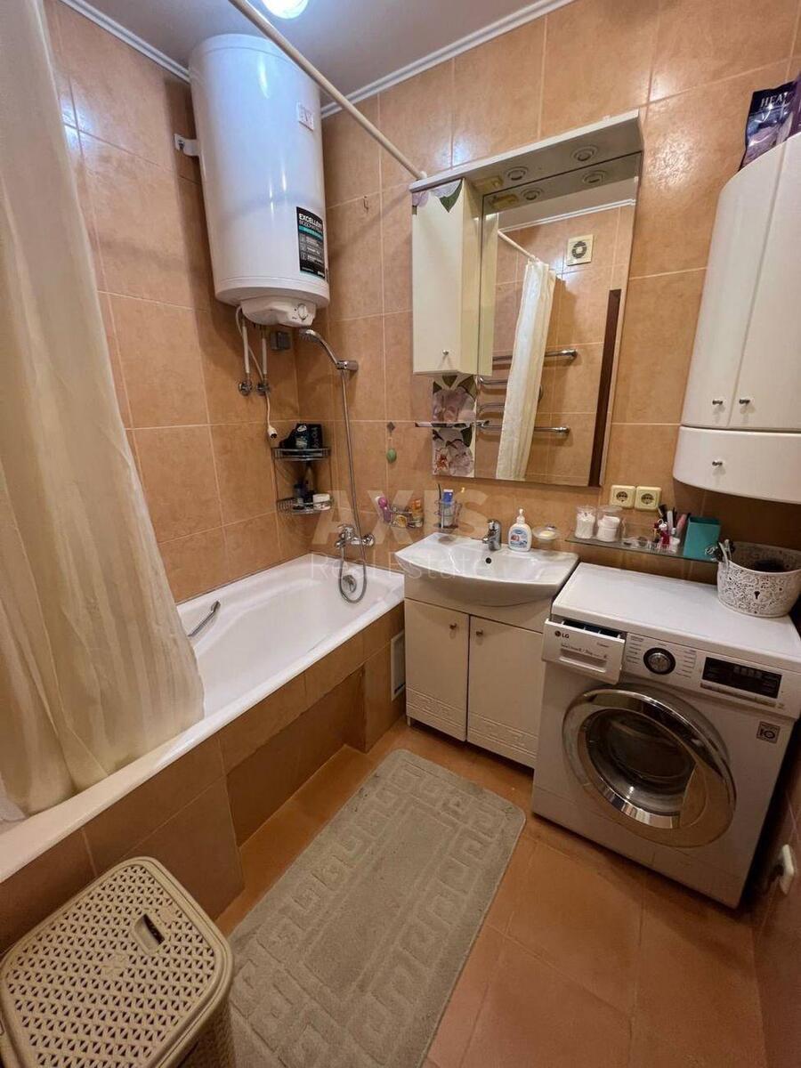2k apartment vul. Hmel'nyc'ka 104