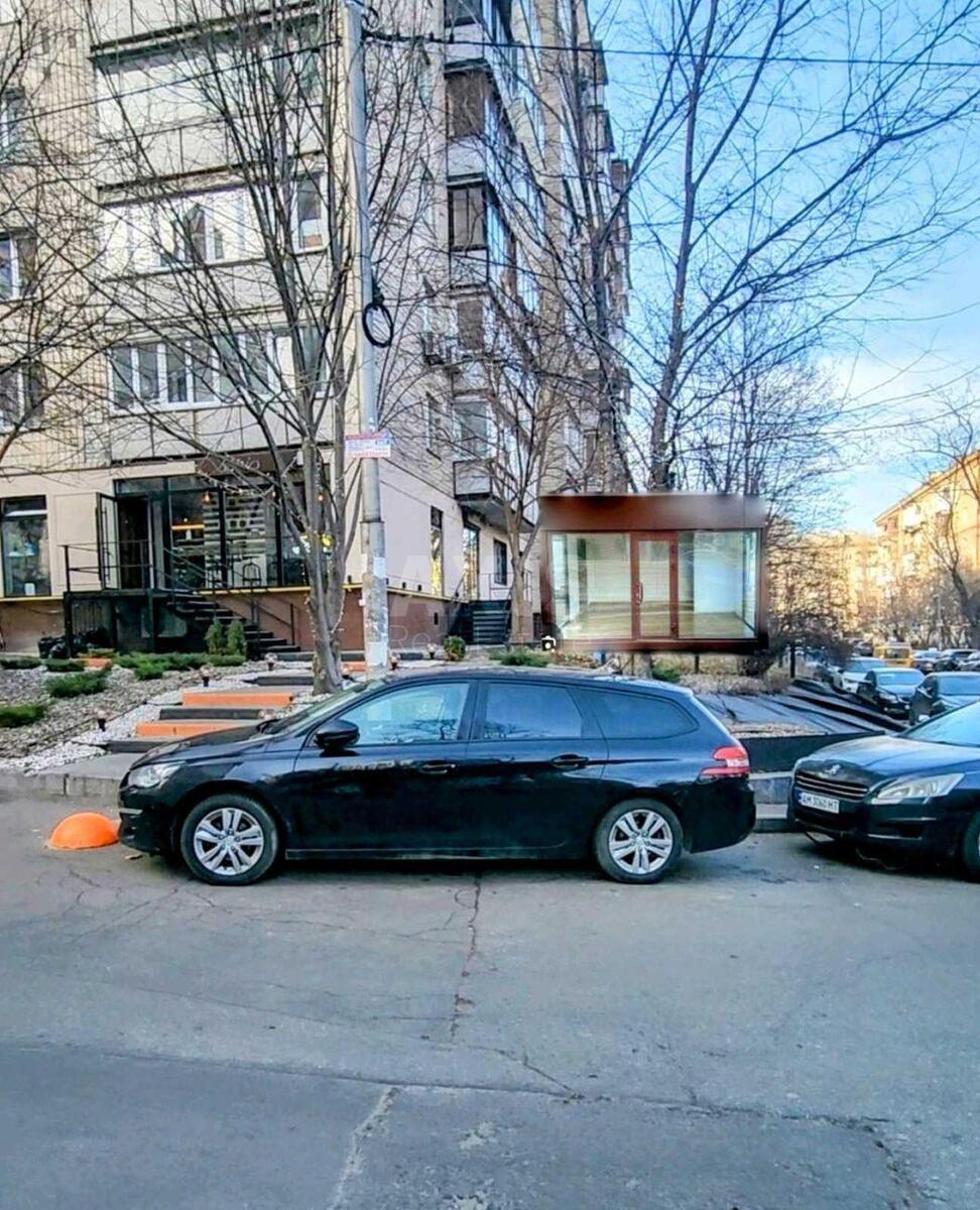 Объект торговли ул. Драгомирова Михаила 6Б, 77м21