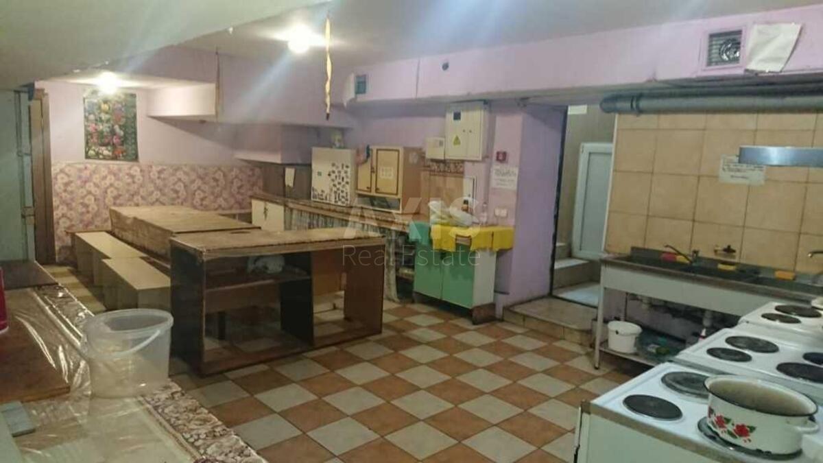 Service object vul. Kyrylivs'ka 126/2, 385m24