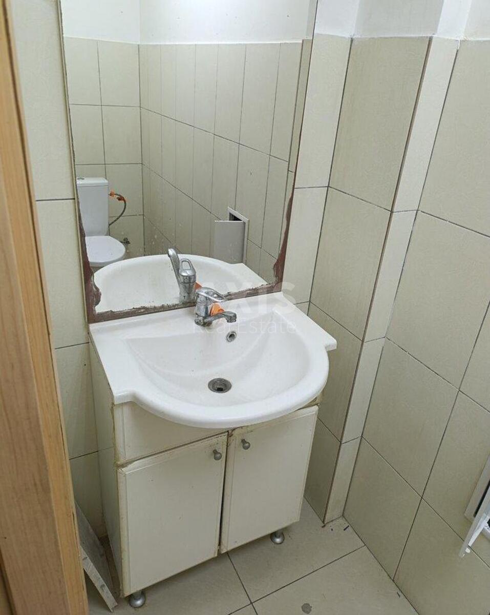 Trade object vul. Avtoparkova 5, 71m27