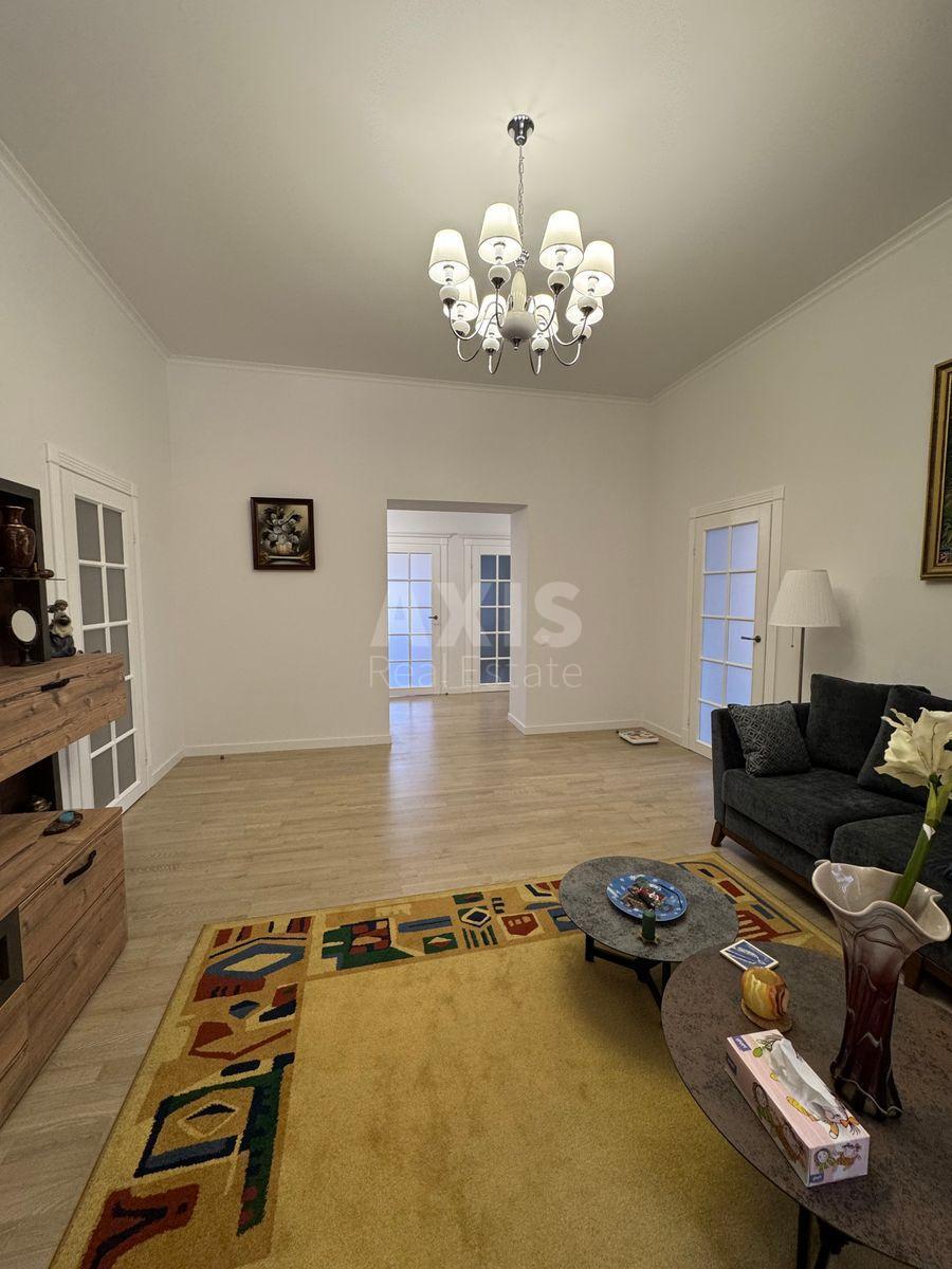 4k apartment vul. Kost'ol'na 15578770