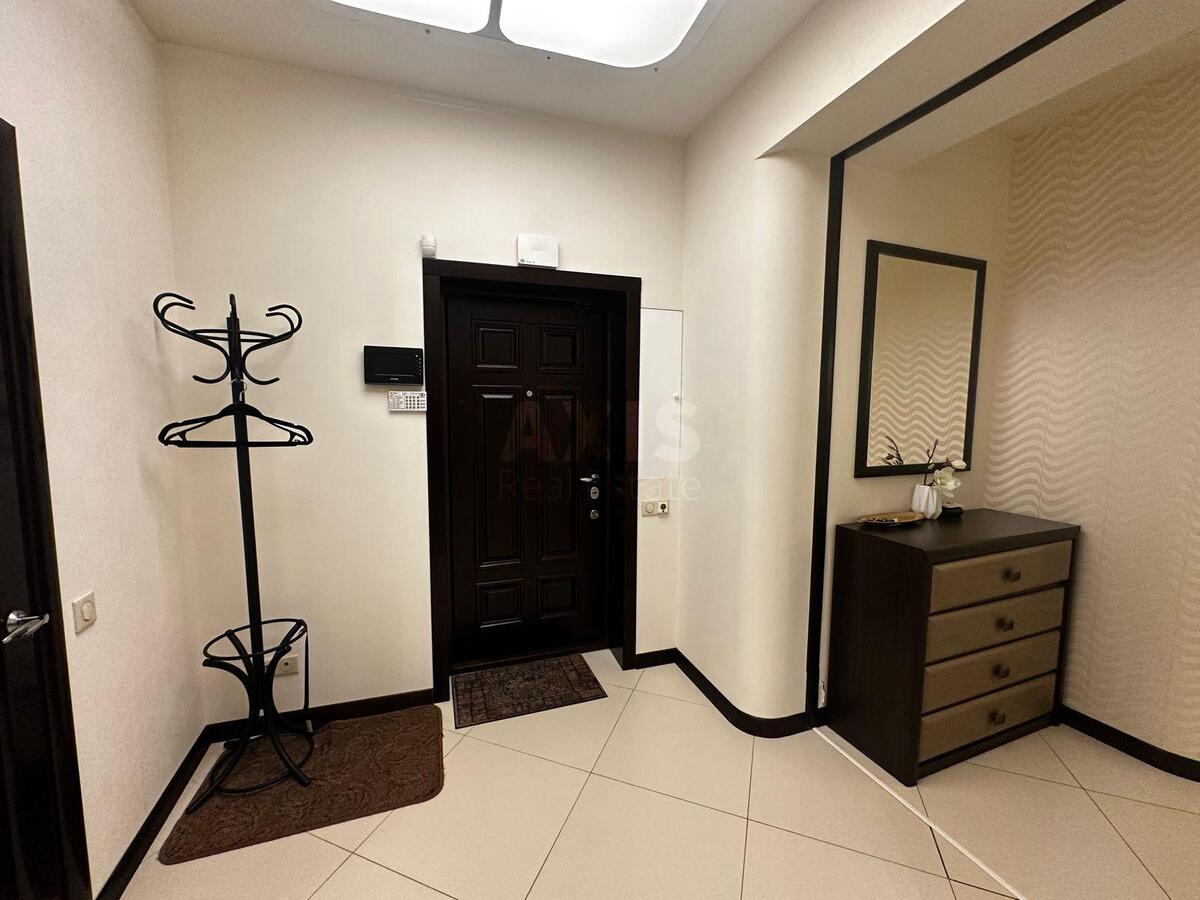 2k apartment vul. Mel'nykova 18Б1