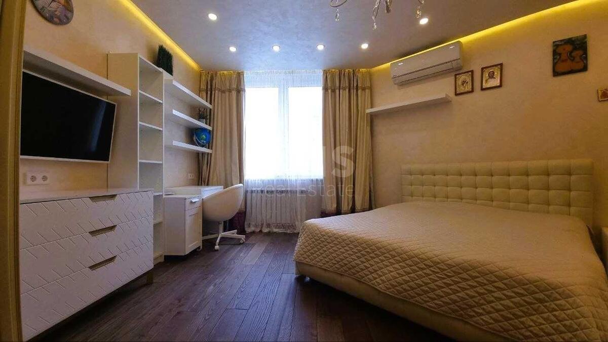 3к квартира ул. Вышгородская 45631436