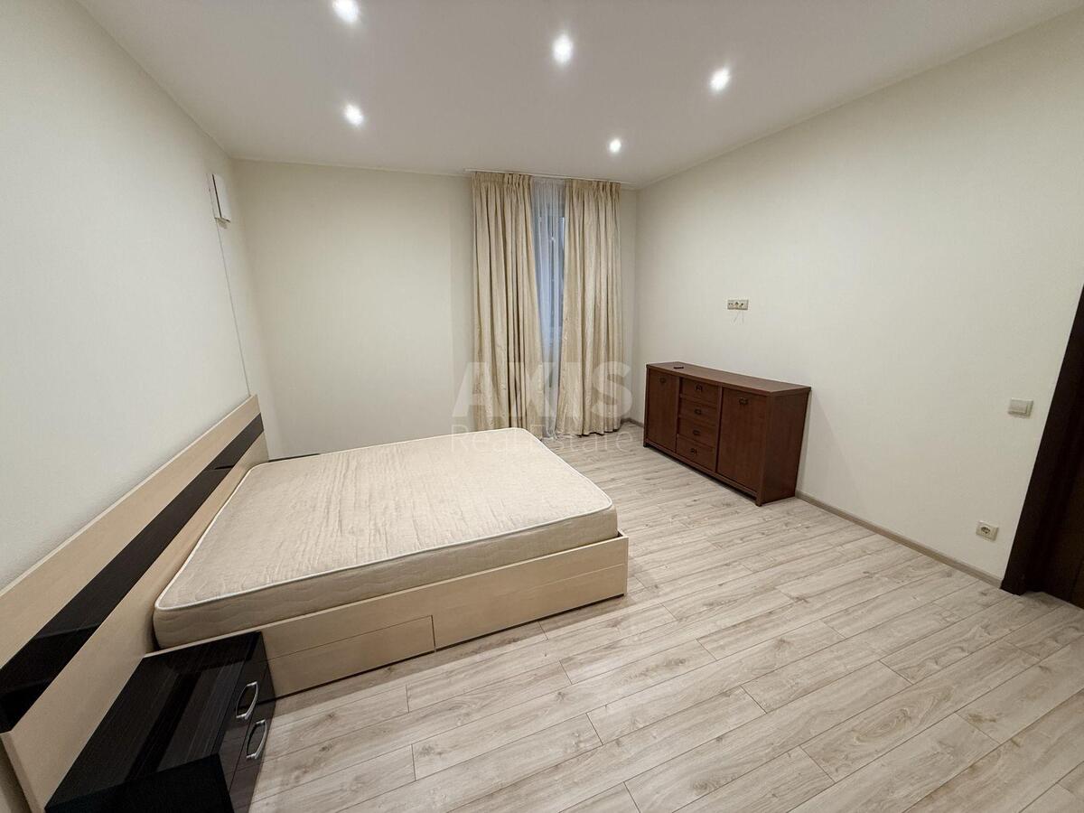 1k apartment vul. Lucenka Dmytra 10601105
