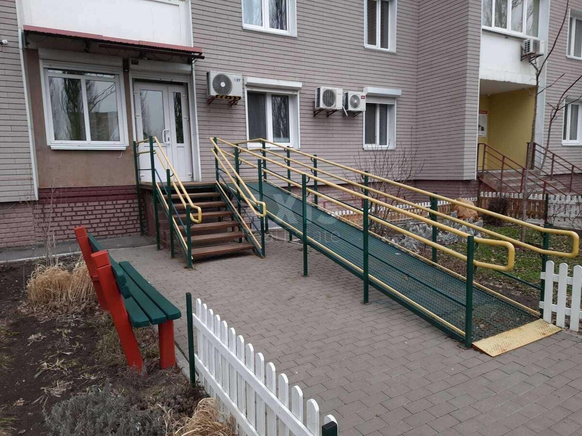 Trade object vul. Vasyl'kivs'ka 14/15, 220m2