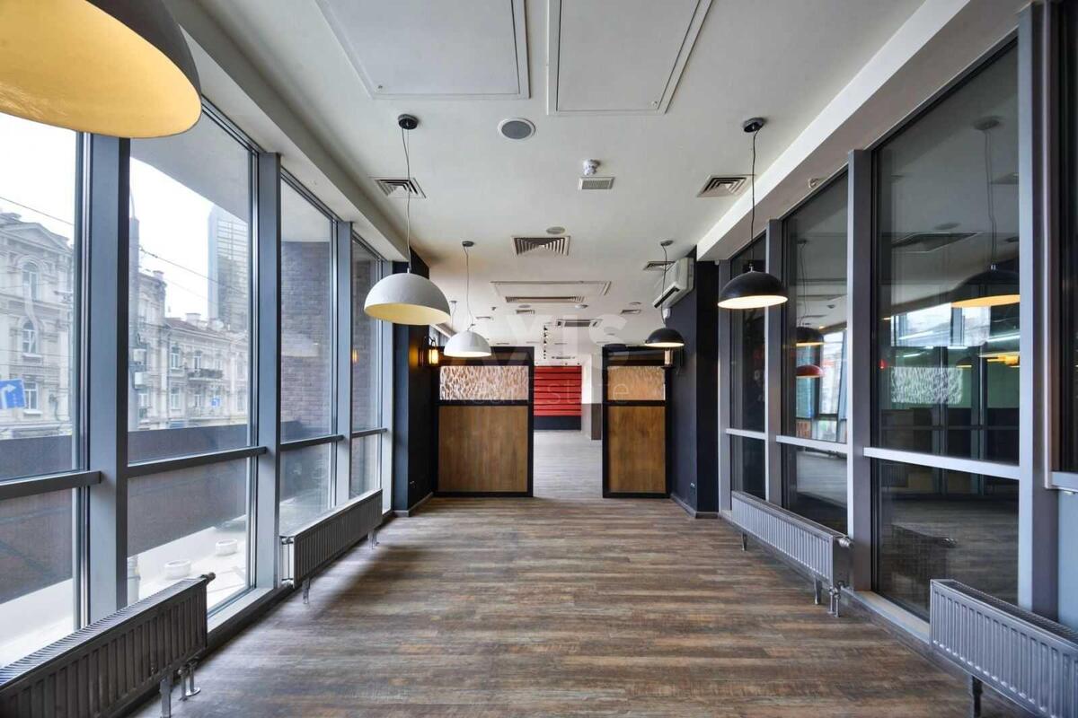 Office vul. Saksagans'kogo 120, 235m257259