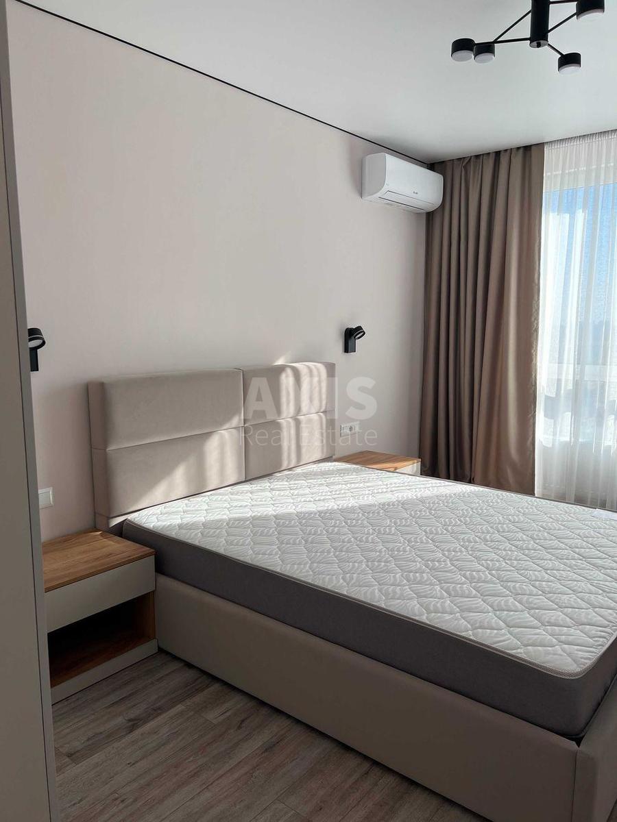 1k apartment pr-t Povitroflots'kyj 562