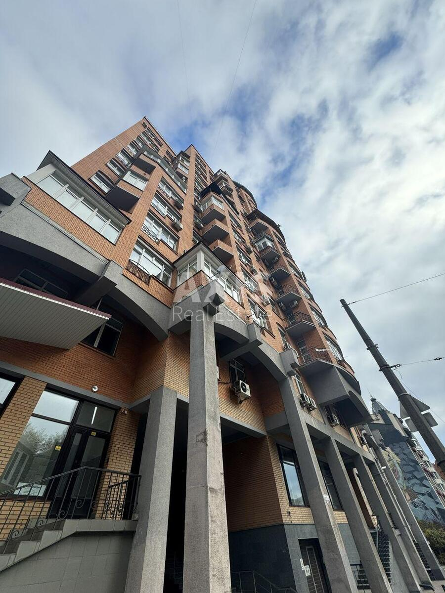 Office vul. Dmytrivs'ka 19, 112m2