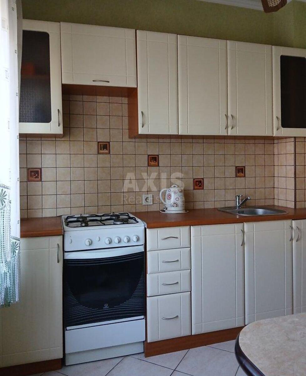 2к квартира ул. Ревуцкого 250