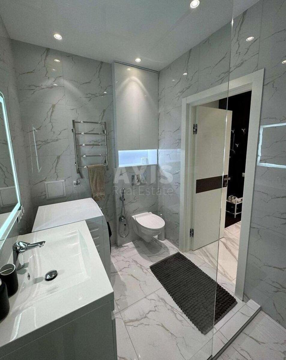 2k apartment vul. Solom'jans'ka 15А4