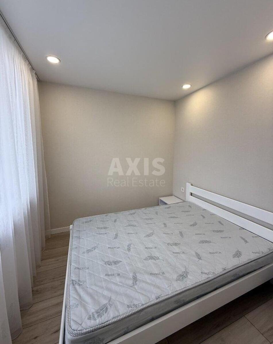 1k apartment vul. Bulahovs'kogo Akademika 1Б3