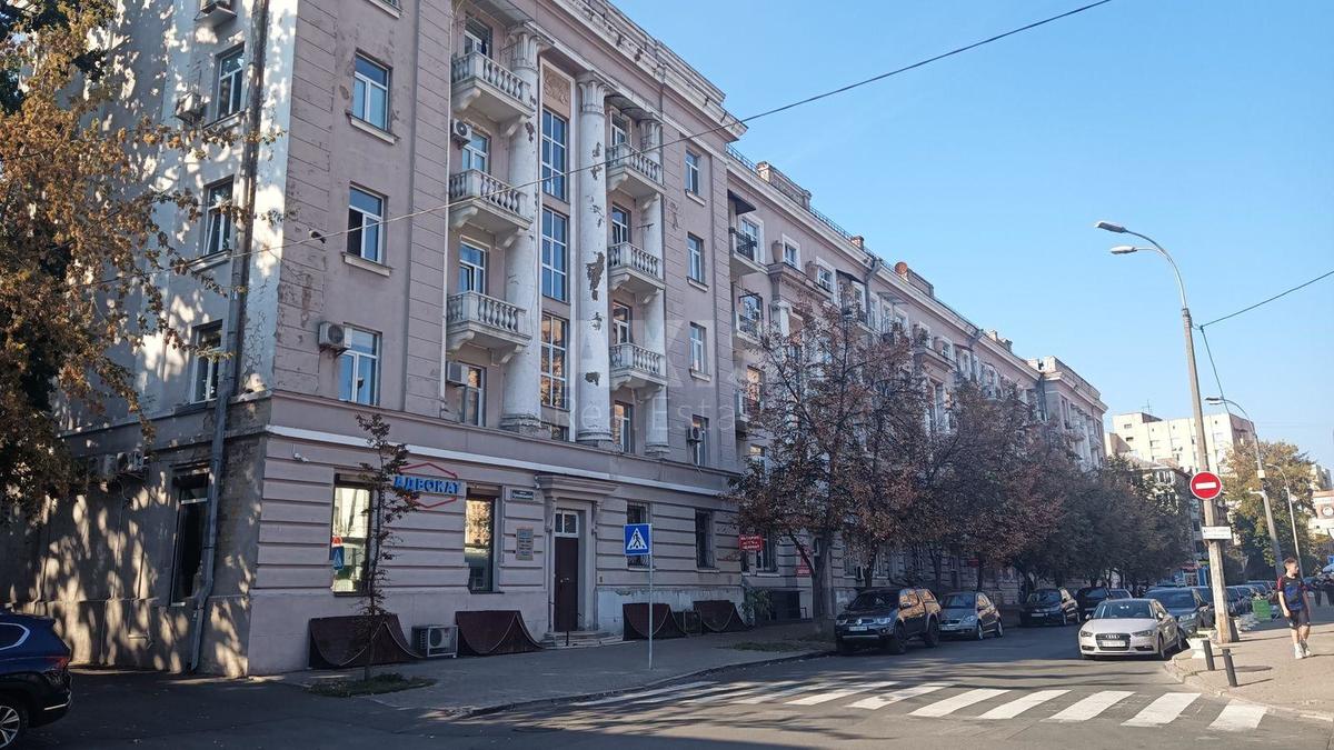 3k apartment vul. Gusovs'kogo 12/713