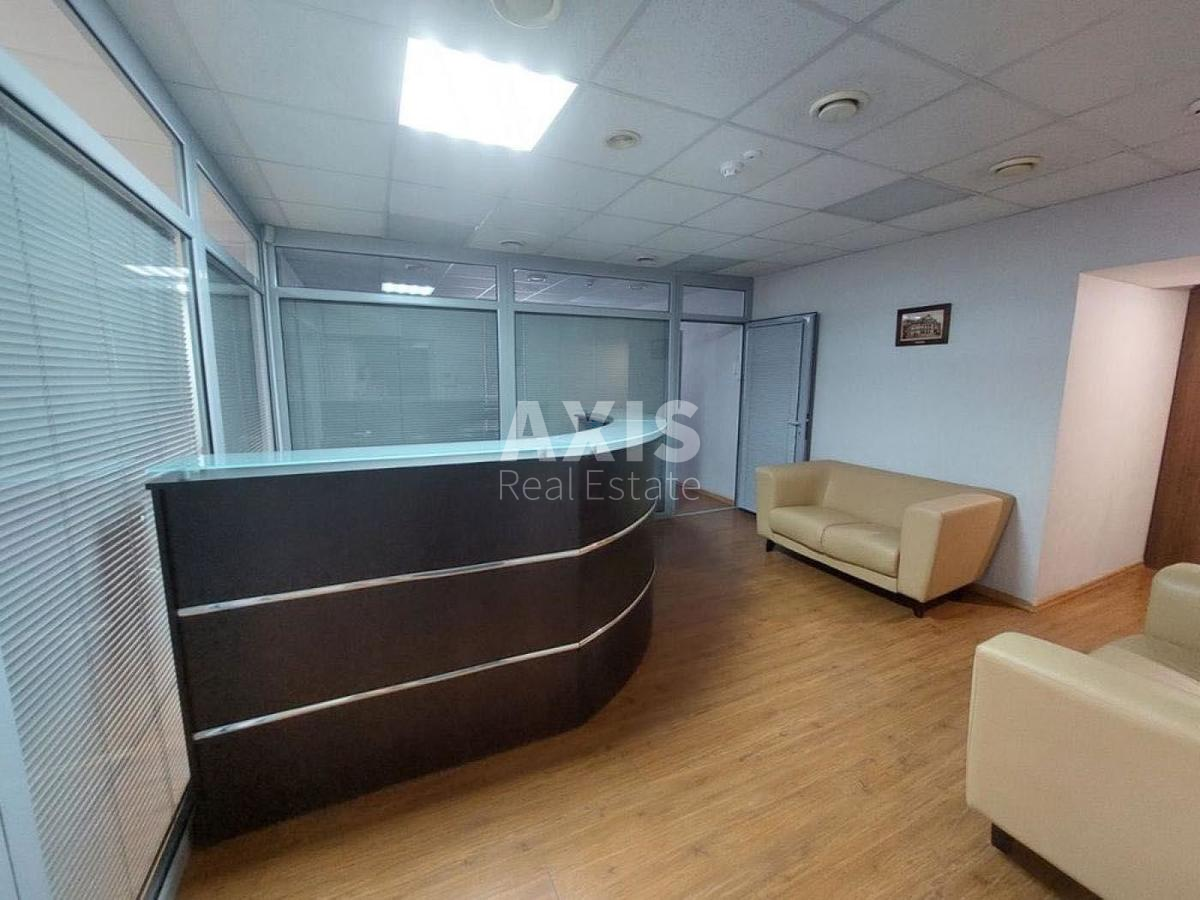 Офис бул. Шевченко Тараса 33Б, 137м240771