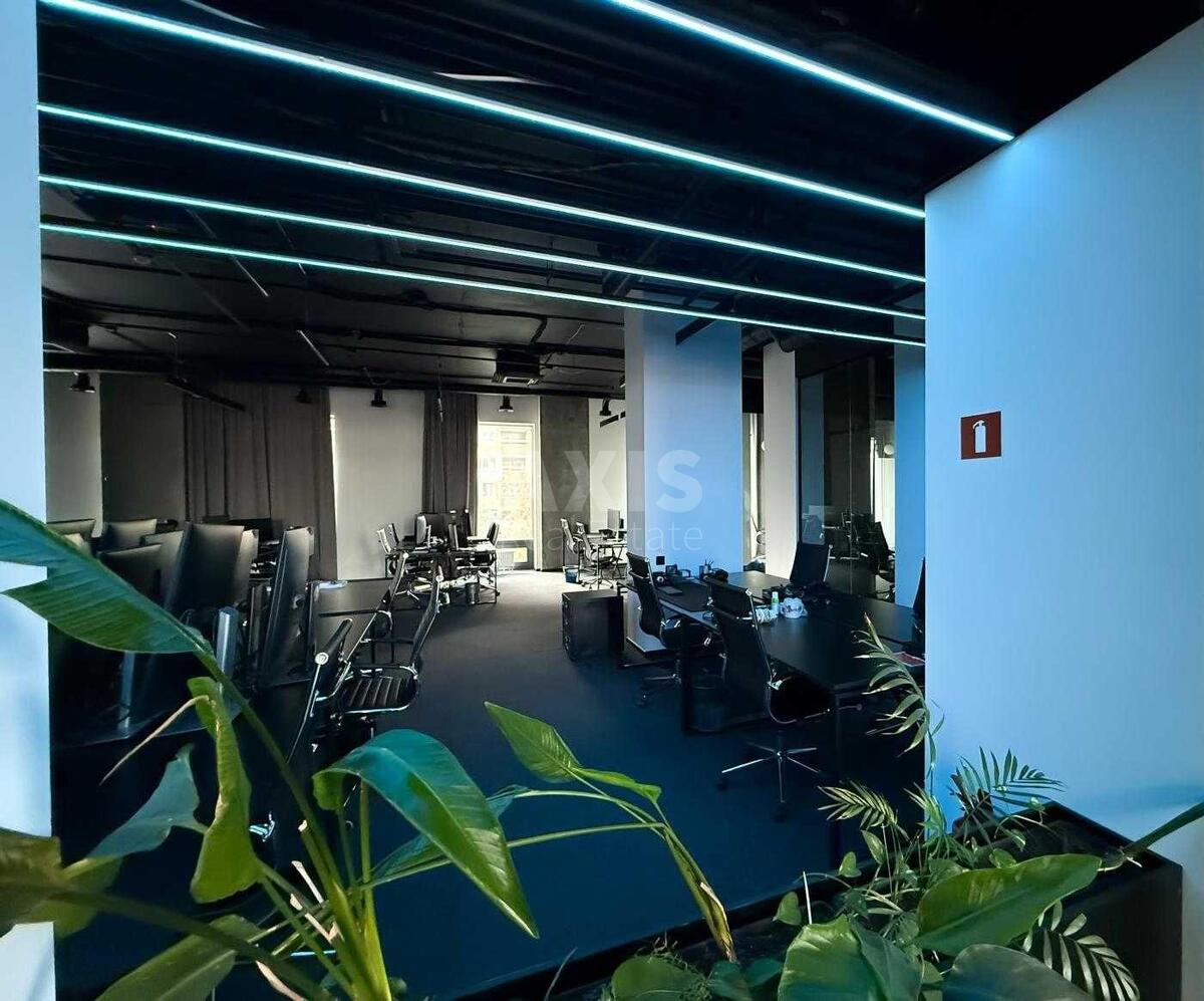 Office vul. Antonovycha 74, 680m2602693