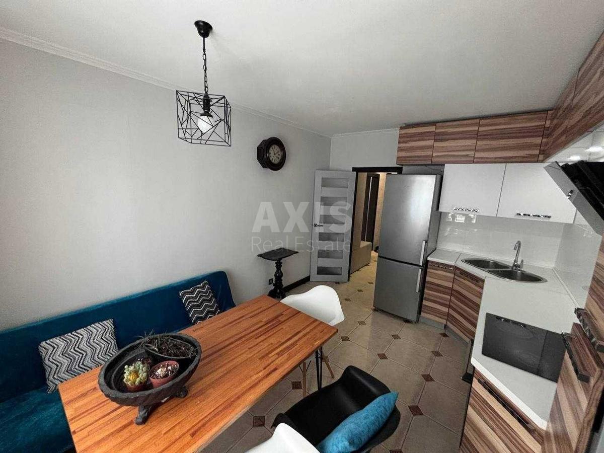1k apartment vul. Dragomanova 14А0