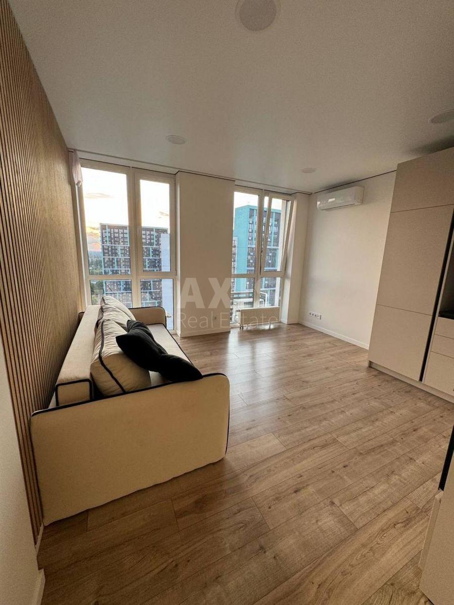 3k apartment vul. Pivnichno-Syrec'ka 10