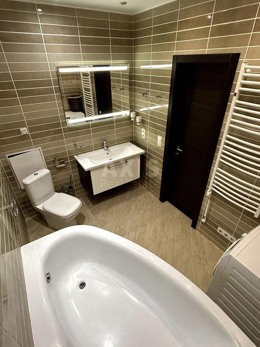 4k apartment vul. Sribnokil's'ka 226141315