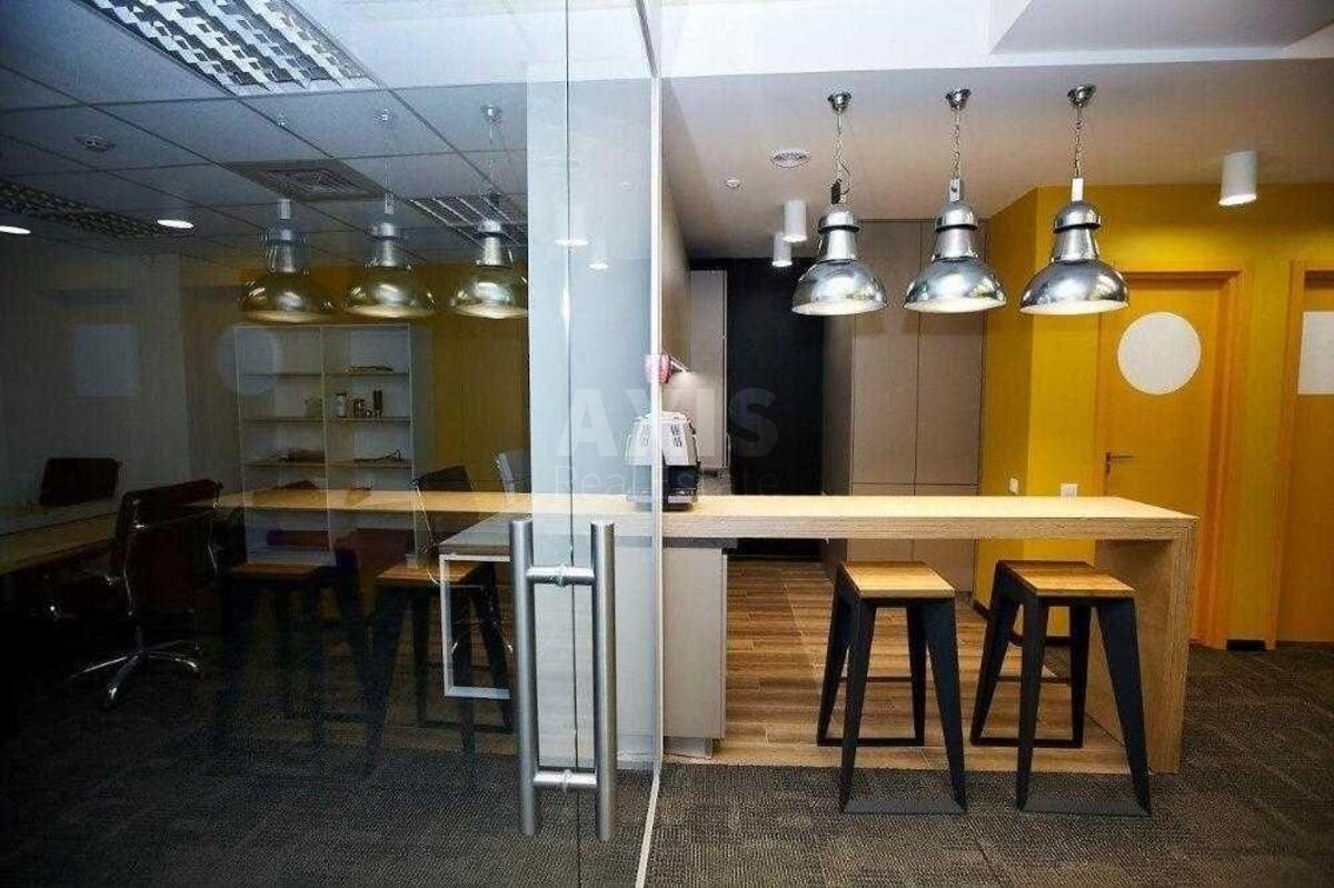 Office vul. Zhyljans'ka 30А, 340m28