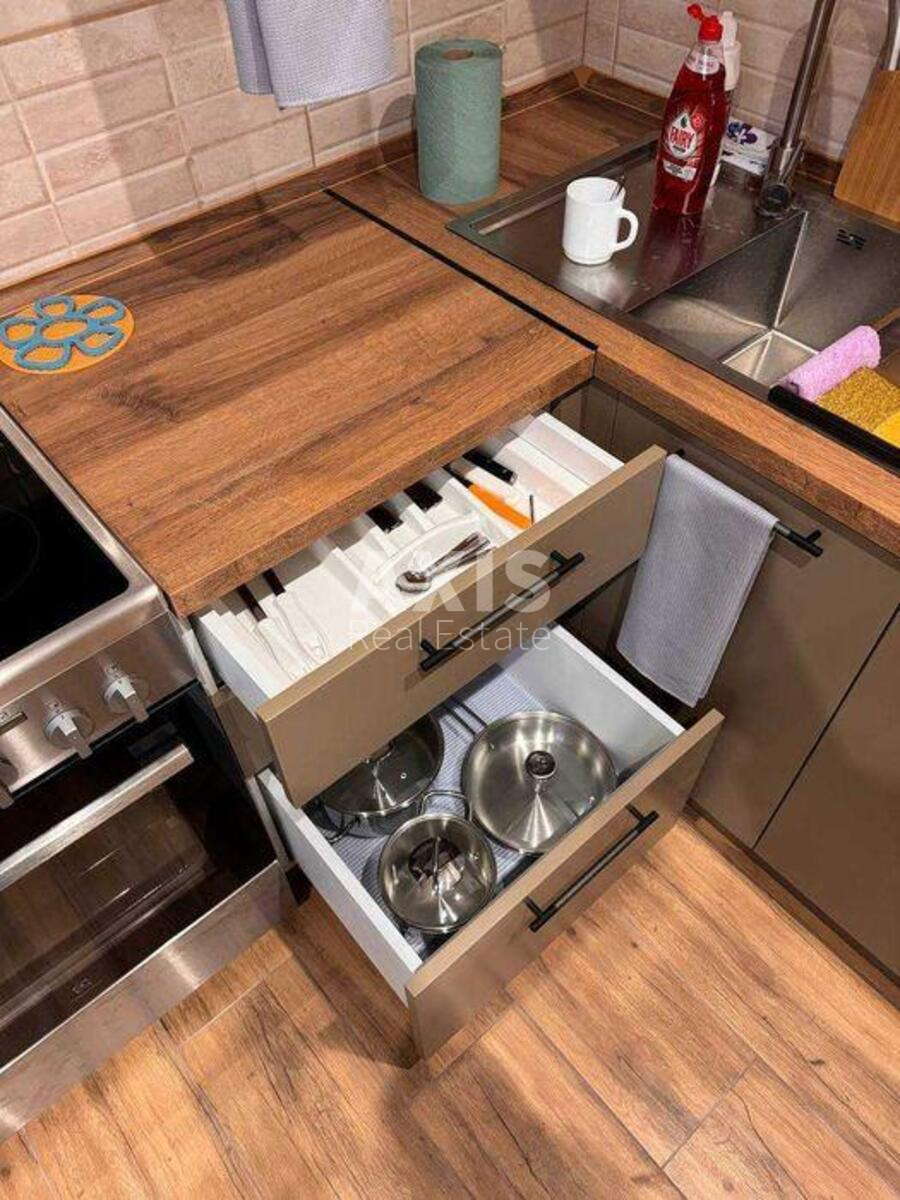 1k apartment vul. Revuc'kogo 40Б4