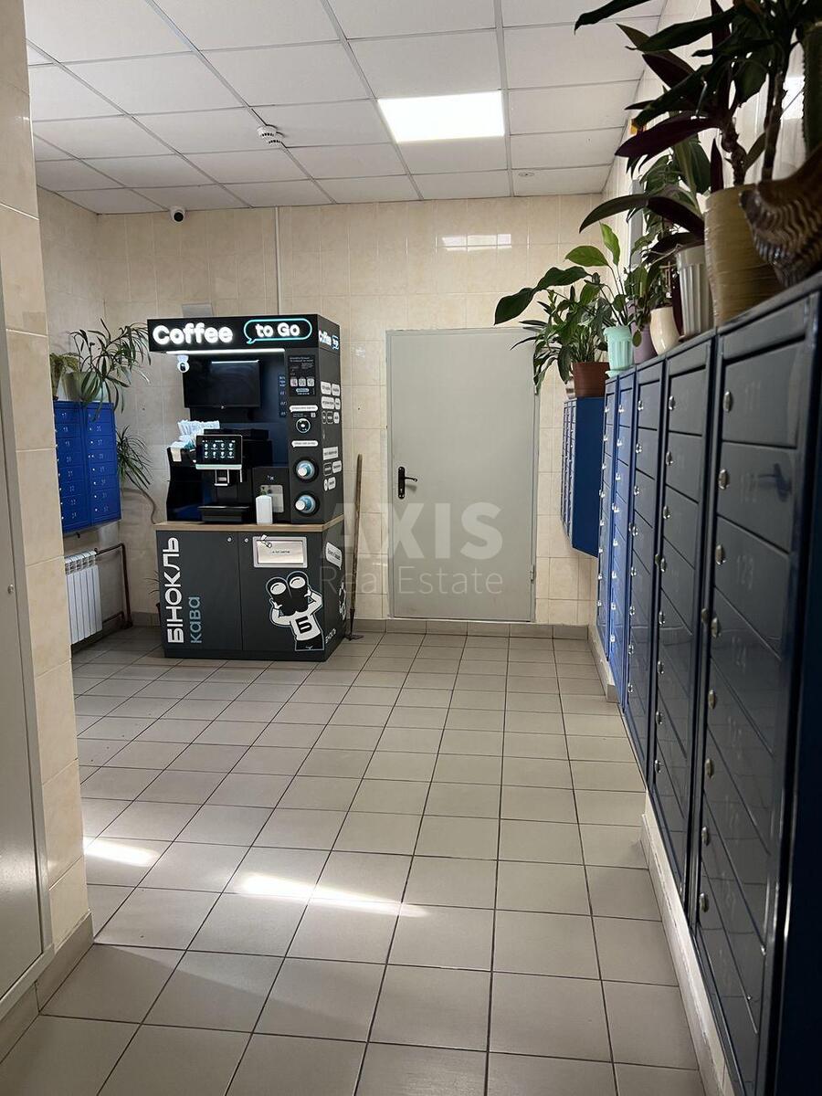1k apartment vul. Urlivs'ka 2310