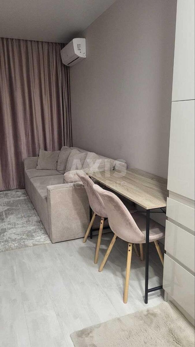 1k apartment pr-t Komarova Kosmonavta 9Б1